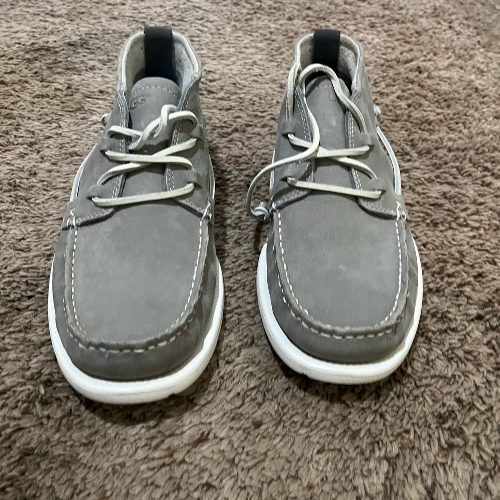 MENS SZ 8 SEAL GREY UGG BEACH MOC LEATHER SLIP-ON BOAT SHOES